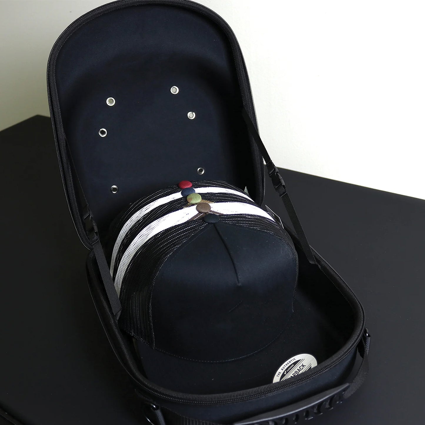 The Entry Portable Hat Carrier
